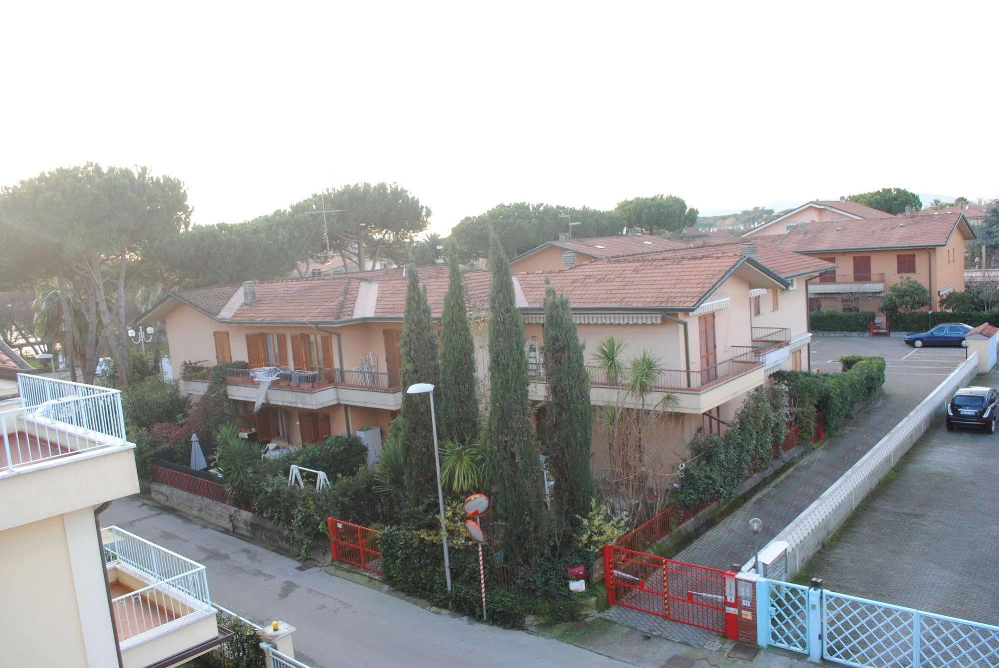 Hotel Matilde Marina di Massa Dış mekan fotoğraf