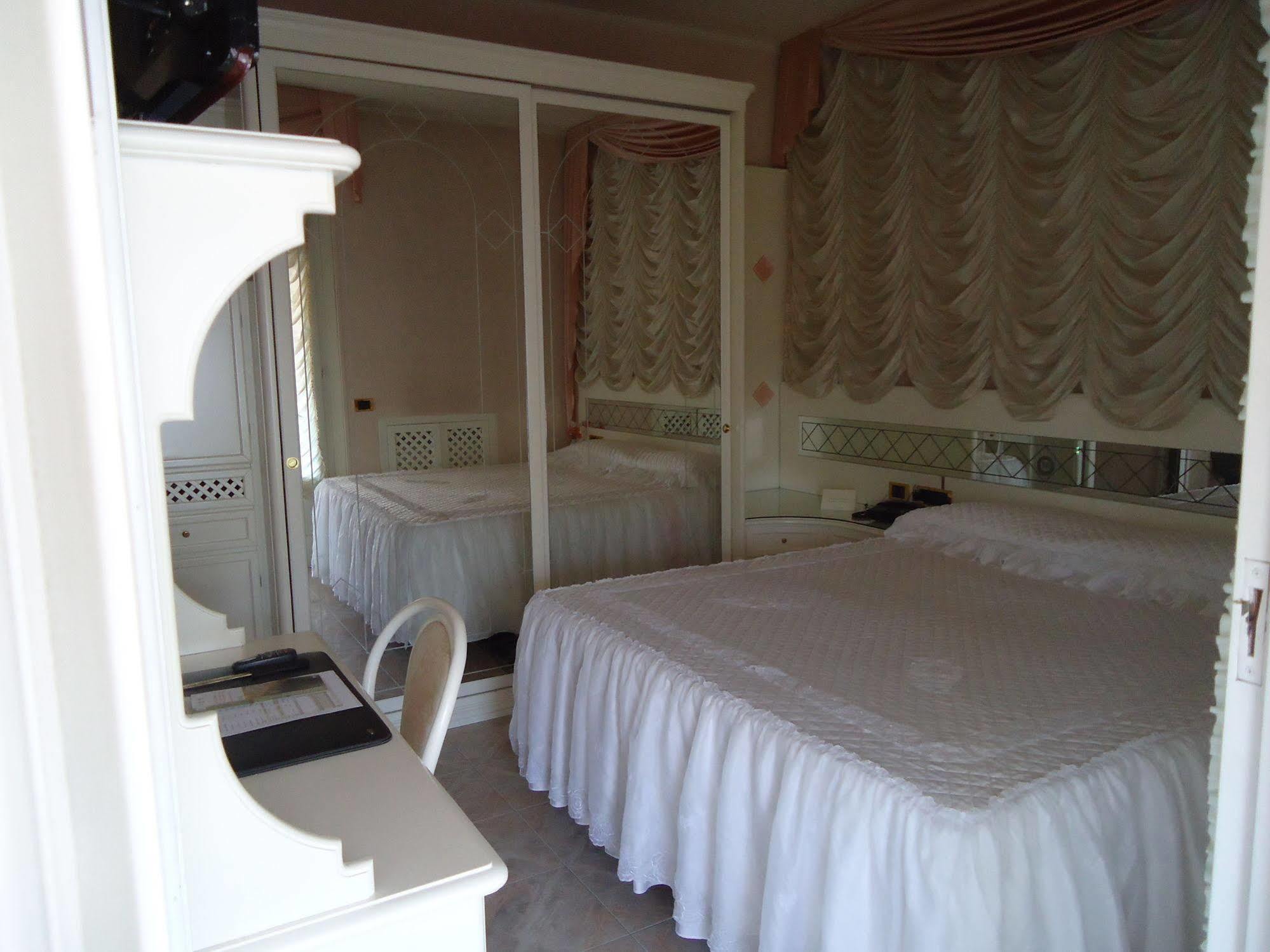 Hotel Matilde Marina di Massa Dış mekan fotoğraf