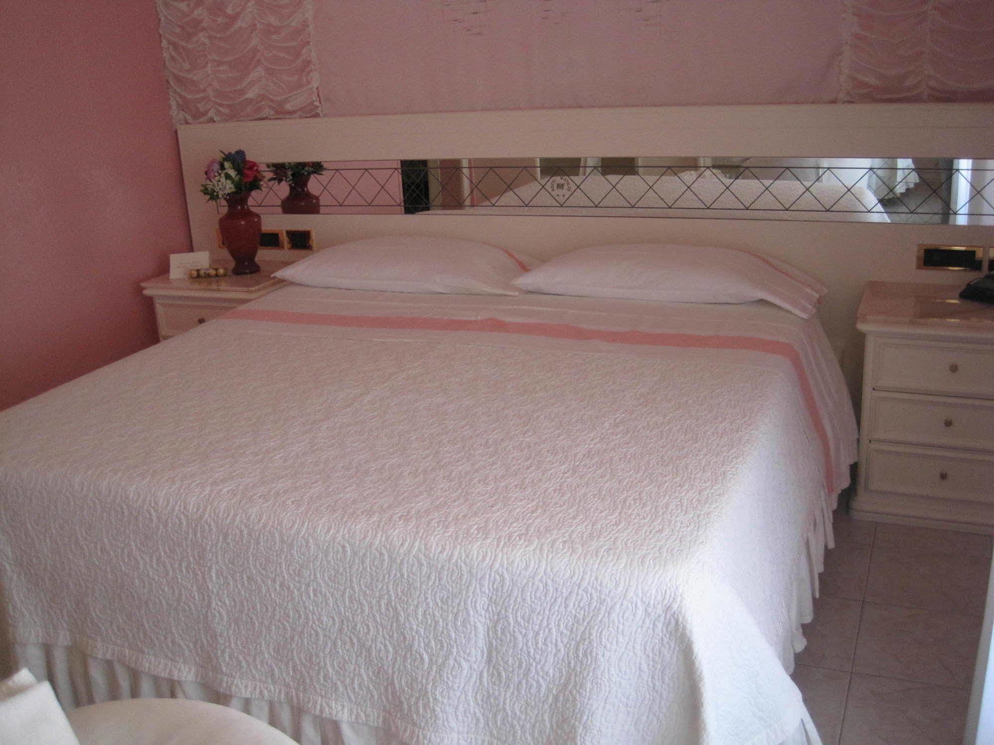 Hotel Matilde Marina di Massa Dış mekan fotoğraf