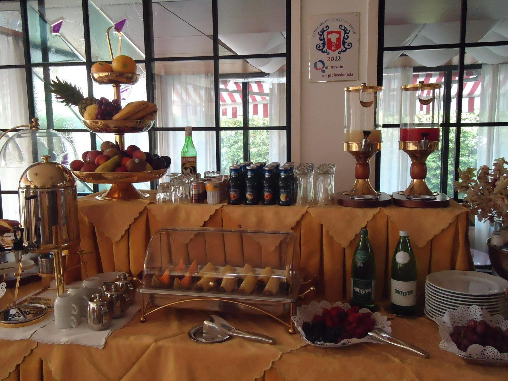 Hotel Matilde Marina di Massa Dış mekan fotoğraf