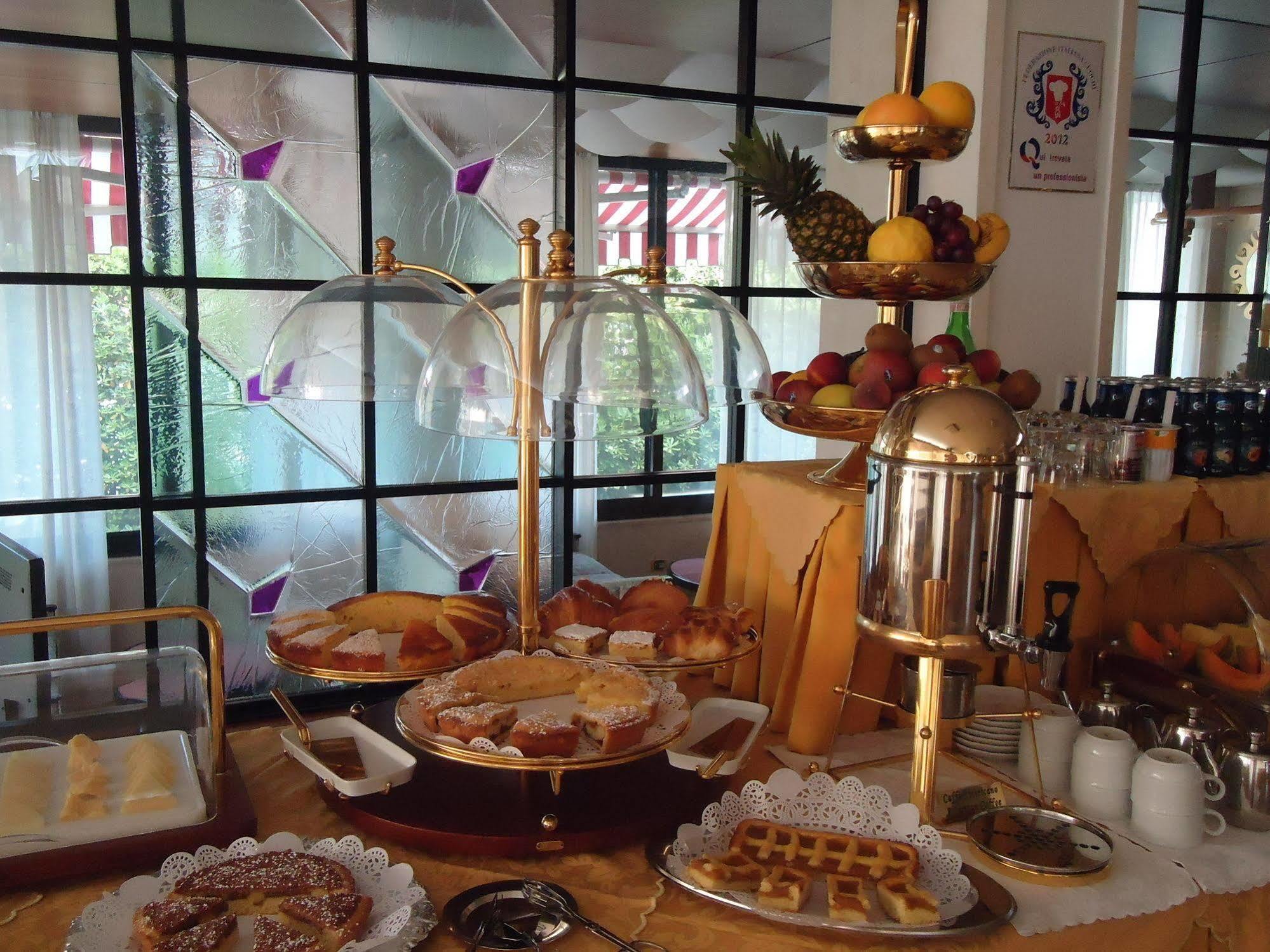 Hotel Matilde Marina di Massa Dış mekan fotoğraf